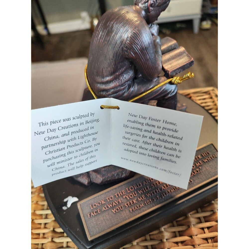 PUTTING GOD FIRST Moments of Faith Sculpture Man w/ Bible Figure Promise Keepers - Picture 11 of 11